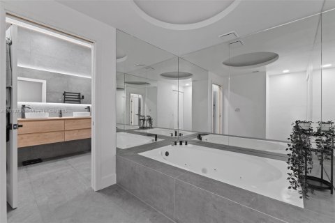 Villa ou maison à vendre à Miami, Floride: 4 chambres, 312.99 m2 № 1975540 - photo 30