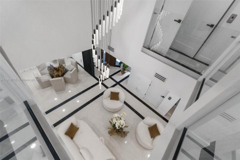 Villa ou maison à vendre à Miami, Floride: 4 chambres, 312.99 m2 № 1975540 - photo 22