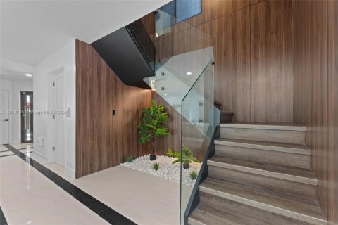 Villa ou maison à vendre à Miami, Floride: 4 chambres, 312.99 m2 № 1975540 - photo 19
