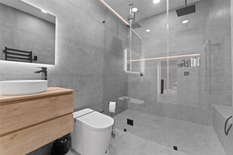 Villa ou maison à vendre à Miami, Floride: 4 chambres, 312.99 m2 № 1975540 - photo 29
