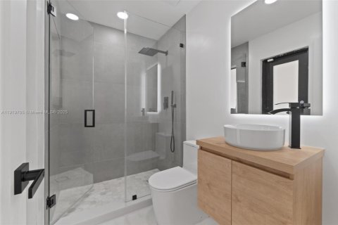 Villa ou maison à vendre à Miami, Floride: 4 chambres, 312.99 m2 № 1975540 - photo 14