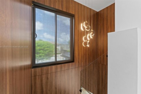 Villa ou maison à vendre à Miami, Floride: 4 chambres, 312.99 m2 № 1975540 - photo 20