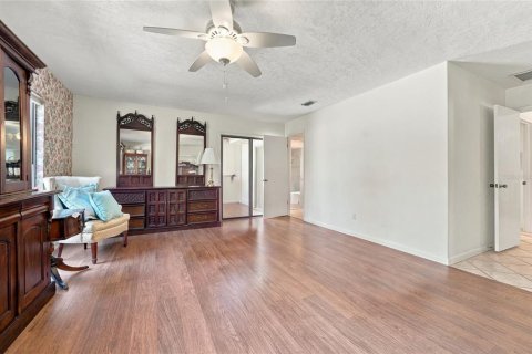 House in Alachua, Florida 4 bedrooms, 262.54 sq.m. № 2425255 - photo 19