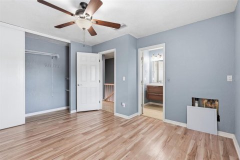 Townhouse in Tampa, Florida 2 bedrooms, 98.1 sq.m. № 2232460 - photo 12