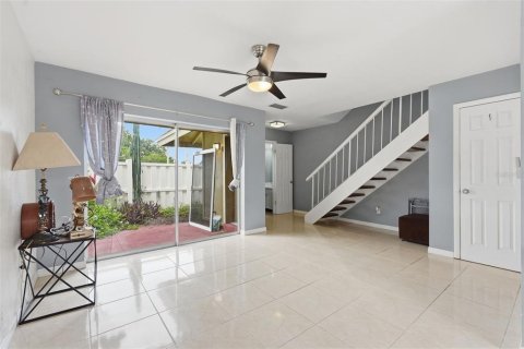 Townhouse in Tampa, Florida 2 bedrooms, 98.1 sq.m. № 2232460 - photo 3