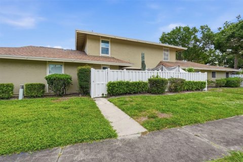 Townhouse in Tampa, Florida 2 bedrooms, 98.1 sq.m. № 2232460 - photo 17
