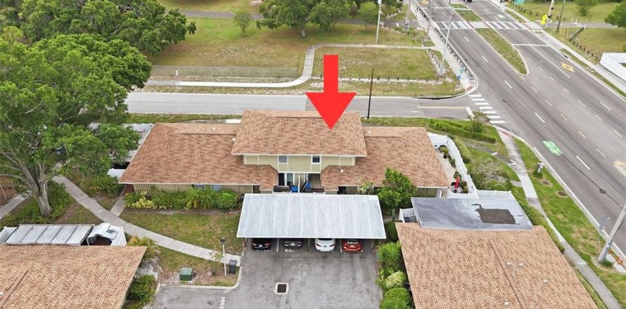 Townhouse in Tampa, Florida 2 bedrooms, 98.1 sq.m. № 2232460