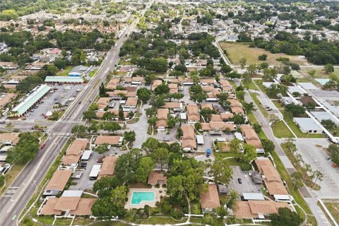 Townhouse in Tampa, Florida 2 bedrooms, 98.1 sq.m. № 2232460 - photo 21