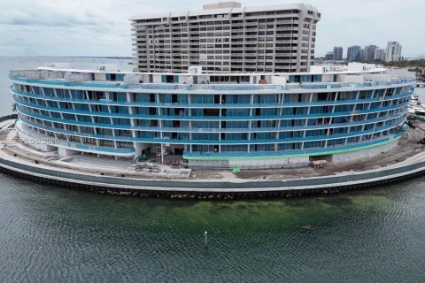 Condominio en venta en Miami, Florida, 4 dormitorios, 652.82 m2 № 1998499 - foto 5