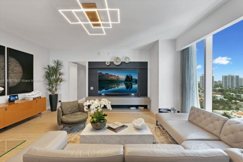 Condo in Sunny Isles Beach, Florida, 6 bedrooms  № 1886524 - photo 16