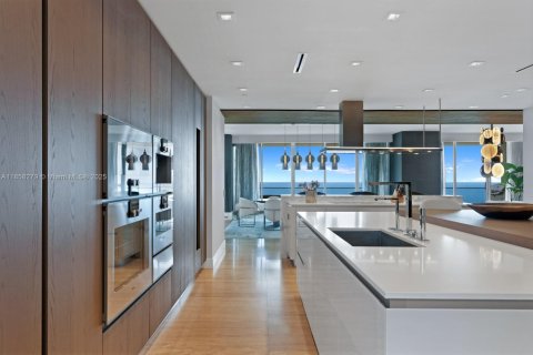 Condo in Sunny Isles Beach, Florida, 6 bedrooms  № 1886524 - photo 9
