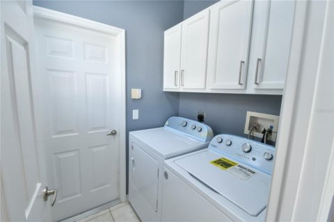House in Davenport, Florida 5 bedrooms, 248.89 sq.m. № 1782229 - photo 19