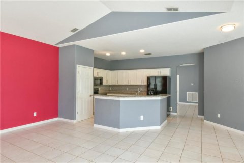 House in Davenport, Florida 5 bedrooms, 248.89 sq.m. № 1782229 - photo 12