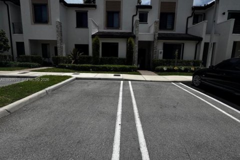 Touwnhouse à vendre à Miami, Floride: 3 chambres, 122.63 m2 № 1997109 - photo 10