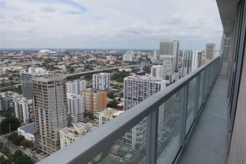 Condominio en alquiler en Miami, Florida, 2 dormitorios, 102.1 m2 № 2339838 - foto 5