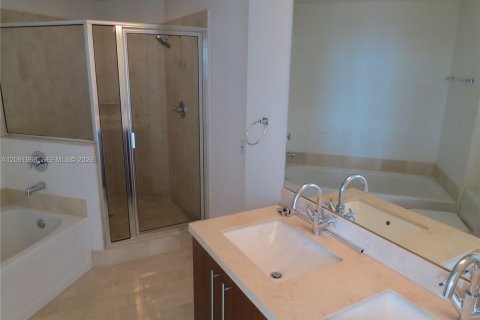 Condominio en alquiler en Miami, Florida, 2 dormitorios, 102.1 m2 № 2339838 - foto 26