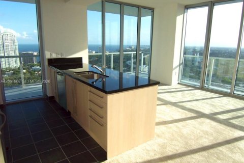 Condominio en alquiler en Miami, Florida, 2 dormitorios, 102.1 m2 № 2339838 - foto 12