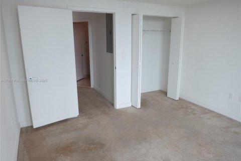 Condominio en alquiler en Miami, Florida, 2 dormitorios, 102.1 m2 № 2339838 - foto 28