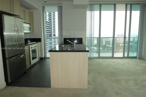 Condominio en alquiler en Miami, Florida, 2 dormitorios, 102.1 m2 № 2339838 - foto 18