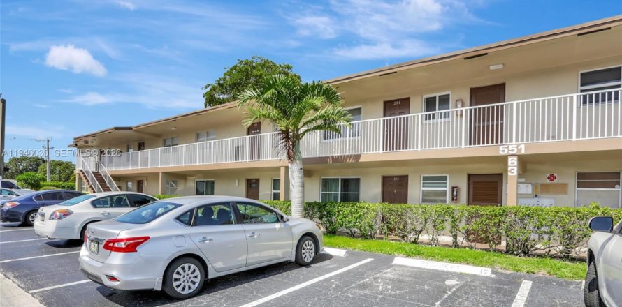 Condominio en Margate, Florida, 2 dormitorios  № 2002291