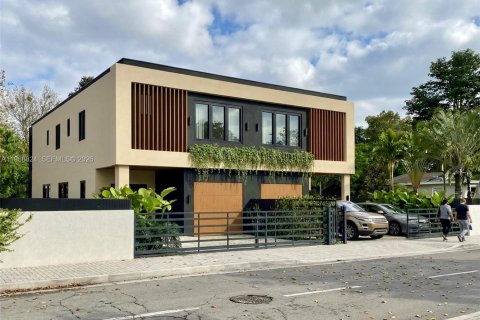 Купить виллу или дом в Майами, Флорида 4 спальни, 237.64м2, № 2050739 - фото 2