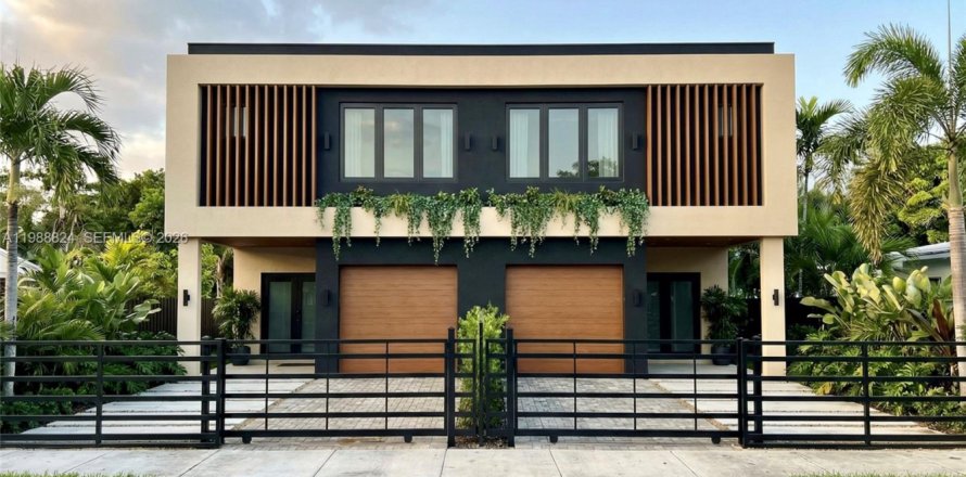 Дом в Майами, Флорида 4 спальни, 237.64м2 № 2050739