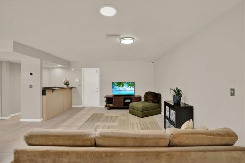 House in Tampa, Florida 4 bedrooms, 249.63 sq.m. № 1824420 - photo 14