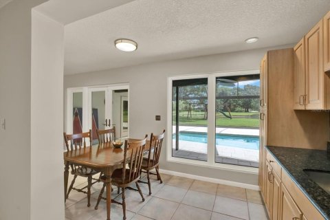 House in Tampa, Florida 4 bedrooms, 249.63 sq.m. № 1824420 - photo 20