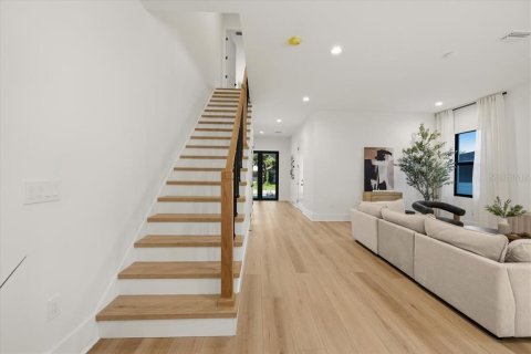 Dúplex en venta en Tampa, Florida, 3 dormitorios, 204.38 m2 № 2430705 - foto 21