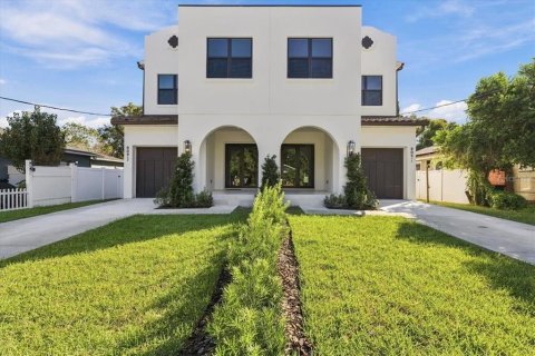 Dúplex en venta en Tampa, Florida, 3 dormitorios, 204.38 m2 № 2430705 - foto 2