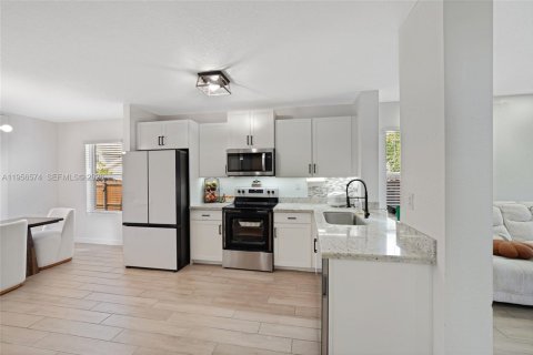 House in Homestead, Florida 4 bedrooms, 197.51 sq.m. № 2010457 - photo 26