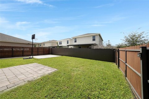 House in Homestead, Florida 4 bedrooms, 197.51 sq.m. № 2010457 - photo 3