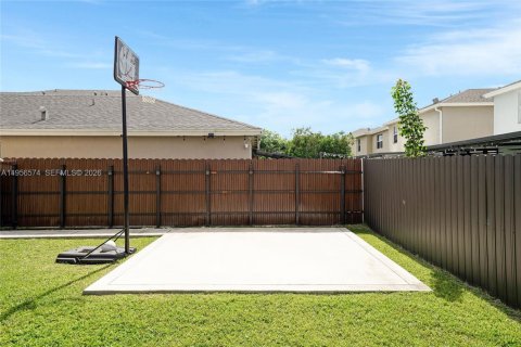 House in Homestead, Florida 4 bedrooms, 197.51 sq.m. № 2010457 - photo 4