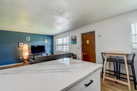 Condo in Saint Petersburg, Florida, 1 bedroom  № 1755313 - photo 8