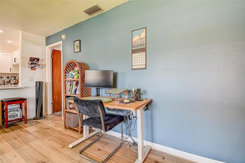 Condo in Saint Petersburg, Florida, 1 bedroom  № 1755313 - photo 10