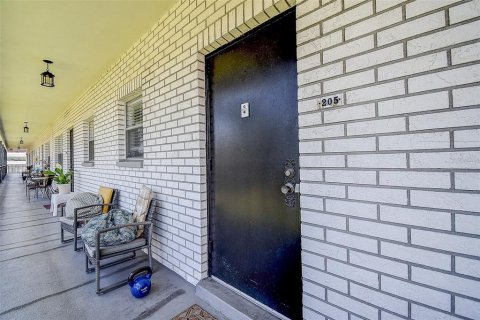 Condo in Saint Petersburg, Florida, 1 bedroom  № 1755313 - photo 4
