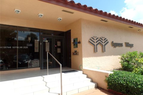 Condominio en alquiler en Miami Lakes, Florida, 2 dormitorios, 85.28 m2 № 2011686 - foto 20