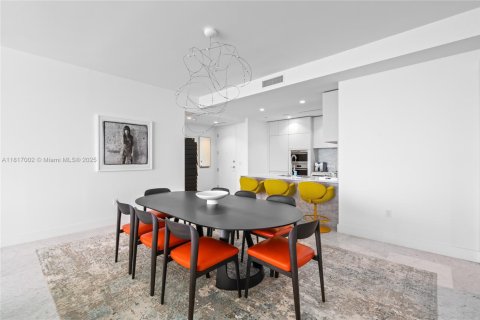 Copropriété à vendre à Miami Beach, Floride: 2 chambres, 149.76 m2 № 1945938 - photo 17