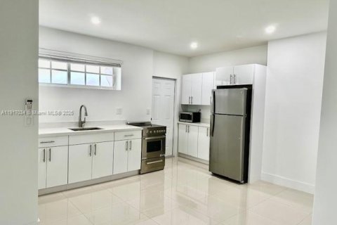 Immobilier commercial à louer à Coral Gables, Floride: 55.74 m2 № 1973826 - photo 6