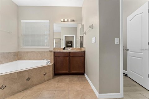 House in Orlando, Florida 5 bedrooms, 306.58 sq.m. № 2378205 - photo 17