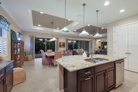 House in Bradenton, Florida 3 bedrooms, 257.71 sq.m. № 1247388 - photo 20
