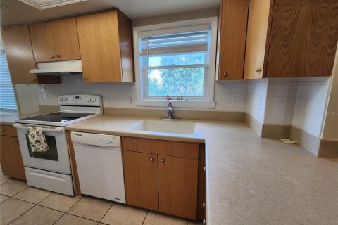 Condominio en alquiler en Bradenton, Florida, 2 dormitorios, 117.89 m2 № 2279984 - foto 5