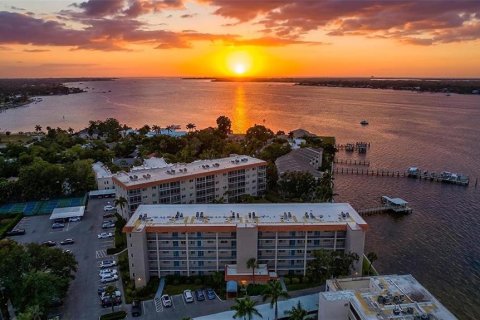 Condo in Bradenton, Florida, 2 bedrooms  № 2279984
