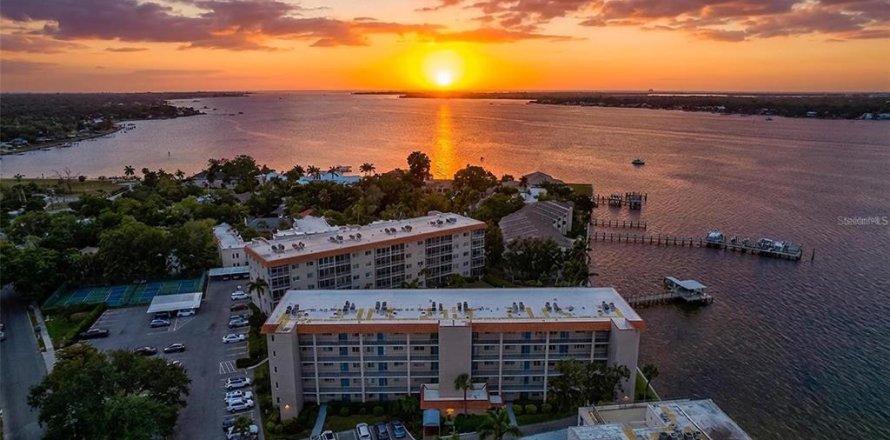 Condominio en Bradenton, Florida, 2 dormitorios № 2279984