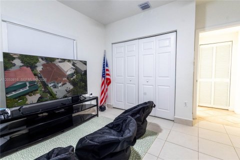 House in Doral, Florida 5 bedrooms, 283.54 sq.m. № 2246509 - photo 20