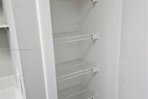 Copropriété à louer à Oakland Park, Floride: 2 chambres, 96.43 m2 № 1956476 - photo 14