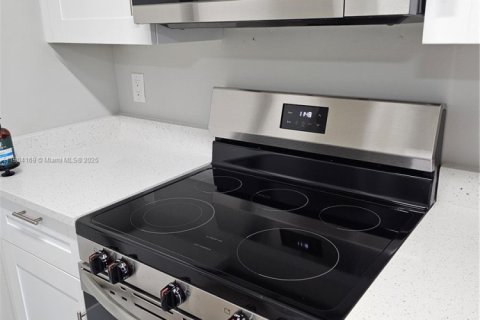 Copropriété à louer à Oakland Park, Floride: 2 chambres, 96.43 m2 № 1956476 - photo 17