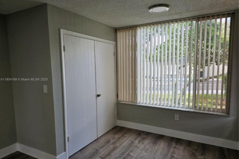Copropriété à louer à Oakland Park, Floride: 2 chambres, 96.43 m2 № 1956476 - photo 9