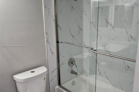 Copropriété à louer à Oakland Park, Floride: 2 chambres, 96.43 m2 № 1956476 - photo 19