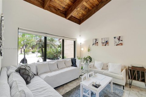 House in Miami, Florida 3 bedrooms, 155.43 sq.m. № 1776152 - photo 5